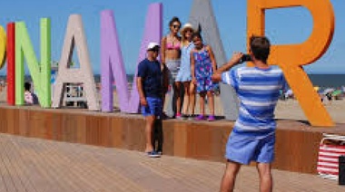 Si querés playa tirate una bolsa de arena: Pinamar cerró todo para que no haya "turismo cuarentena"