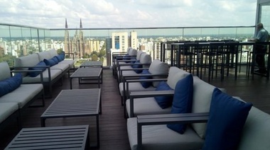 "Siempre está vacío": médicos que con sus aportes financiaron la construcción del Hotel Grand Brizo piden que sea usado como hospital de campaña