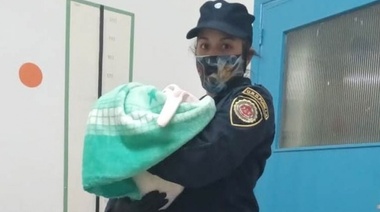 Una pareja vendió a su beba en 80 mil dólares y quedaron presos junto a la mujer que la compró