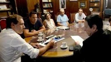 Un 30% de aumento y pases a planta permanente: así arrancará la discusión paritaria entre Garro y el gremio de los Municipales