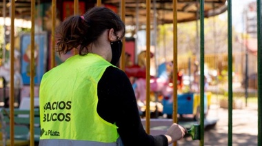 Sin sortija y con alcohol en gel para los caballitos: preparan el regreso de 11 calesitas en los barrios platenses