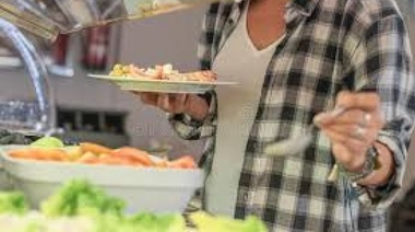 En Villa Gesell y otros puntos de la costa no se permitirá Tenedor Libre ni autoservicio