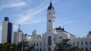 No será feriado el jueves 19 pero los municipales no trabajarán el lunes 9 por corrimiento de su día