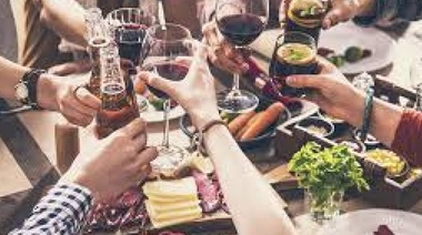 Con cuidados, pero ya nos podemos juntar: termina el ASPO y viene el DISPO