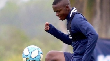 Empleada de un hotel platense dijo que un jugador de Gimnasia la quiso besar de prepo