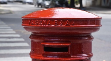 A unos cuántos le vendieron uno: la Muni platense se propone restaurar los tradicionales buzones de Correo