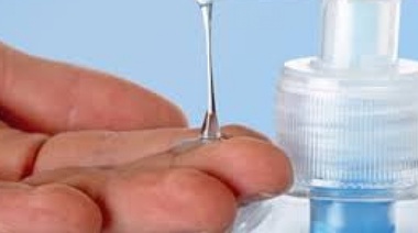 Chorro pero limpito y ciudadoso: un ladrón se puso alcohol en gel antes de irse con la recaudación de una dietética