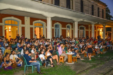 La Muni platense pasará cine del bueno, gratis y al aire libre durante todo el verano