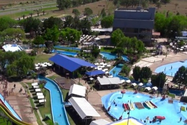 ¿Quién está detrás del negocio?: La instalación de un parque acuático en Pinamar puede dejar sin presión de agua a los vecinos