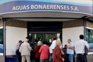 Deuda millonaria, caños podridos, inversión cero: revelan que en Absa se tomaron hasta el agua de los floreros