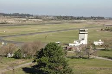 Admiten que hay sacar al Aeropuerto del Barrio Aeropuerto porque queda lejos y no hay plata para construir buenos accesos