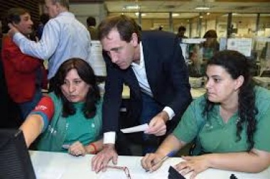 Garro abrió una línea telefónica y otra de whatsapp para denunciar incumplimiento de cuarentena y protolocos