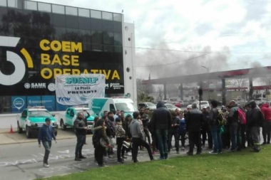 Ordenan reincoporar a los 47 empleados de la línea 147 que el Municipio platense acusó de ir al bombo