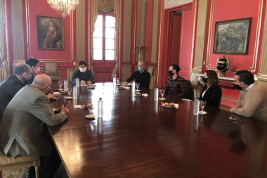 También hubo contacto con Garro: Kicillof se reunió con los dueños de la confitería París para buscarle la vuelta y evitar el cierre