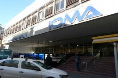 Los médicos de la AMP rechazaron la oferta de IOMA de aumento de honorarios y plus Covid