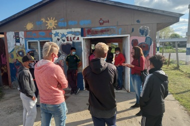 Arrancaron los cursos de peluquería de La Plata Solidaria en barrio El Mercadito