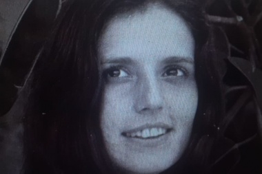 Si andás por los 40 y pico de años y te parecés a ella, podés ser Clara Anahí:  la incansable búsqueda de la nieta de Chicha Mariani