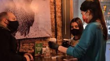 La última birra: Garro dice que comparte las medidas pero pide hasta la una