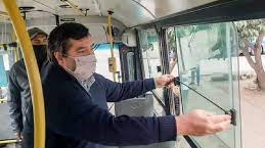 Abrigarse: la CNRT recordó que las ventanillas de los transportes públicos deben seguir abiertas