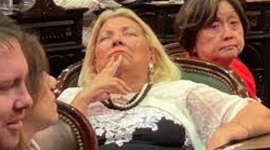 Carrió en su mejor momento: ahora dice que Cristina trabaja para Sputnik