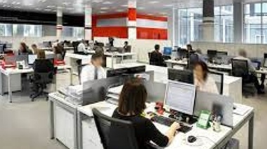 Volver a la oficina: la Provincia evalúa el retorno a la presencialidad