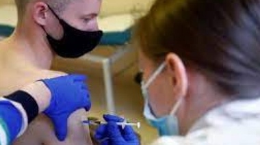 Vacuna libre para los mayores de 30 y empiezan a anotar para dársela a los y las de 13 a 17 años