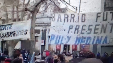 El Pata Medina volvió a hacer un acto en la vieja sede de 44 y 4 y los vecinos se quieren pegar un corchazo