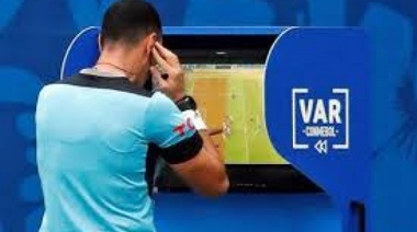 ¿Será el fin de los referís bomberos?: podrían empezar a usar el VAR en cuartos de final de la Copa Argentina