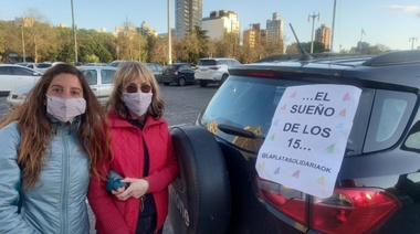Emociona: cada vez más platenses se suman a la campaña para festejarle los 15 a chicas que los padres no pueden