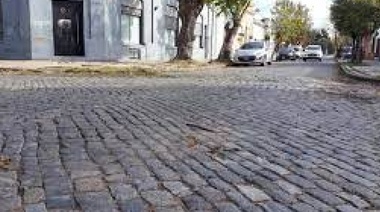 Chau viejo empedrado: el Concejo Deliberante autorizó el asfalto sobre los adoquines