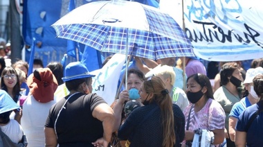 "Gerentes de la pobreza": el filoso twitter desde el municipio a las organizaciones que protestan contra Garro