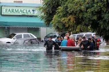 A ocho años de la Gran Inundación, Garro insistió en que "lo que importa es la ciudad y no los partidos políticos"