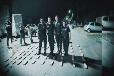 Investigan si en una comisaría hubo una fiesta clandestina