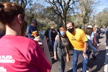 En Campaña: con el Santilli en la boca, Garro salió a pasear con Ocaña