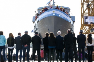 Trabajadores del Astillero salieron al cruce de la falsa noticia sobre el barco sin motor