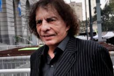 Para aplaudir de pié: vuelve a La Plata, con entrada libre y gratuita, el maestro Alejandro Dolina