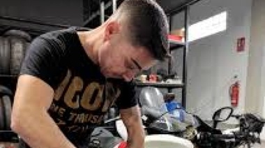 Aprendé y ponete un taller: arrancan en la Repu los cursos de mecánica de motos