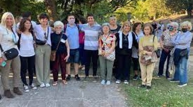 Teatro del Lago: Saintout se comprometió a reabrirlo y dijo que Garro finge interés