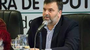 El radical Rovella usó como insulto el concepto de "autista" y padres de esos niños le pidieron que se eduque antes de hablar