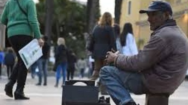 Se viene un IFE para trabajadores en negro y monotributistas