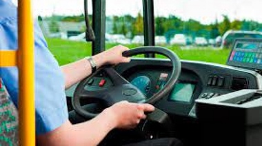 Choferes de colectivos piden un salario básico de $150 mil