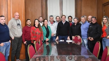Madura un aumento del 20%: Garro acordó medidas para aliviar la situación de los taxistas