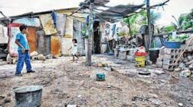Bajó, pero duele y hay que bajarla más: la pobreza se redujo al 36,5