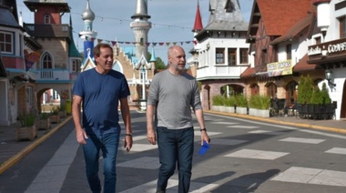 Cada vez vez más jugado con Larreta, Garro lo llevó a la Repu donde desayunaron con vecinos y hablaron de unidad