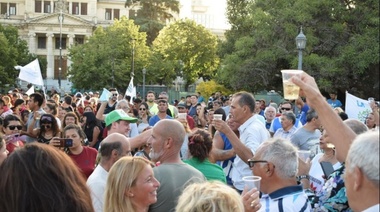 Carrera por la intendencia: Escudero cerró el año en Plaza San Martín con apoyos de varios sectores peronistas