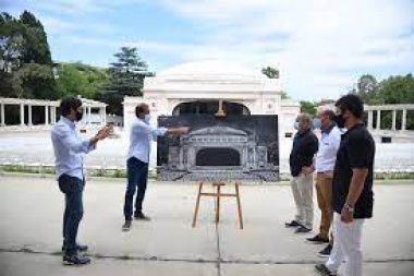 Sigue la novela del Teatro del Lago: Saintout insiste en que Garro lo ocupa ilegalmente