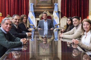Massa recibió a su equipo platense para hablar de obras claves para la ciudad