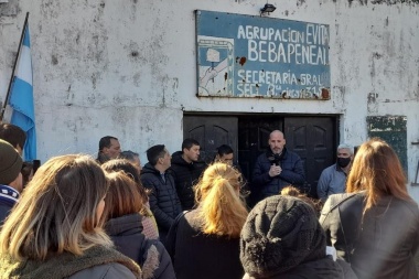 Con el Chubito Leguizamón a la cabeza, el peronismo garrista homenajeó a Perón en el local de la recordada Beba Penau