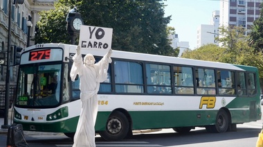 Hizo público su apoyo al intendente: la Estatua peronista dice "ahora te a-Garro"