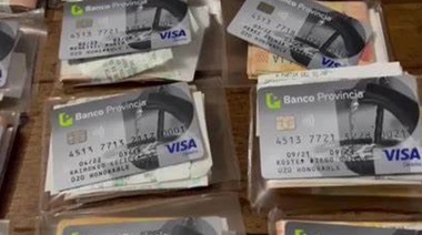 Escándalo de las tarjetas: uno dijo que no sabía que era "empleado" y los demás que "voluntariamente" colaboraban con un merendero